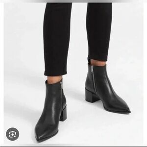 Everlane Black Pebbled Leather Ankle Boss Boots